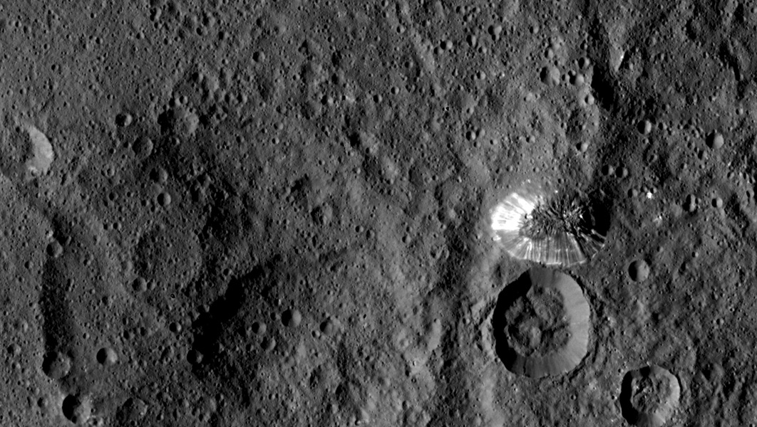 6km højt bjerg på Ceres