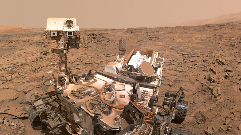 Curiosity rover "selfie" on Mars from May 2016