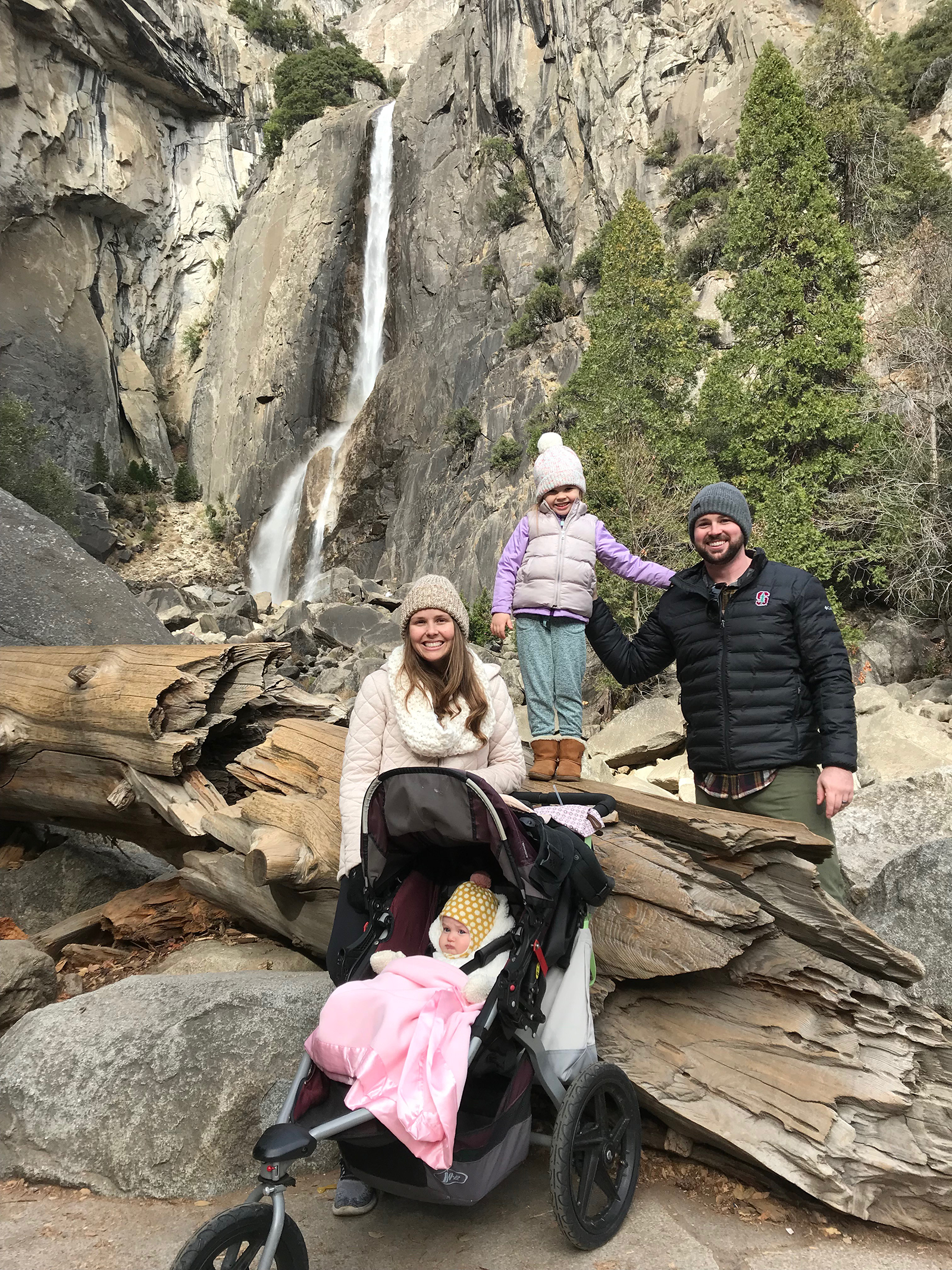Ryan Loper with his wife and kids.