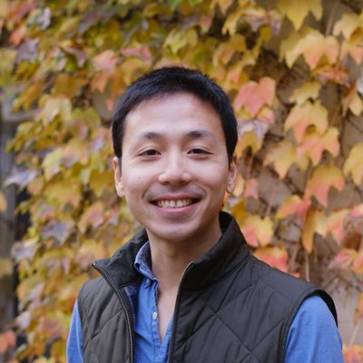 A profile photo of Dr. Dennis Lee