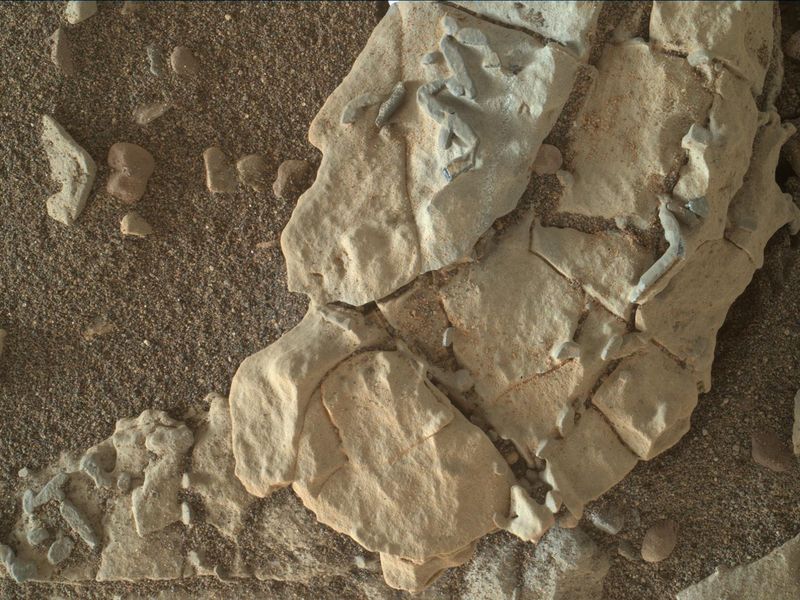 Tiny Crystal Shapes Get Close Look From Mars Rover PIA22213-800x600