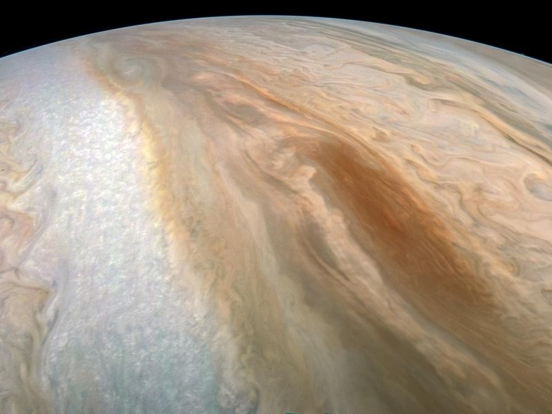 Juno Captures Elusive 'Brown Barge' PIA22688-800x600